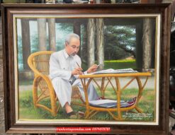 Tranh bác hồ ngồi làm viêc Sv52